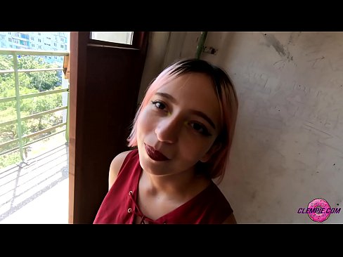 ❤️ Sha'awar ɗalibi yana tsotsar Baƙo a Waje - Cum A Fuskarsa Ingantacciyar iskanci ❌️